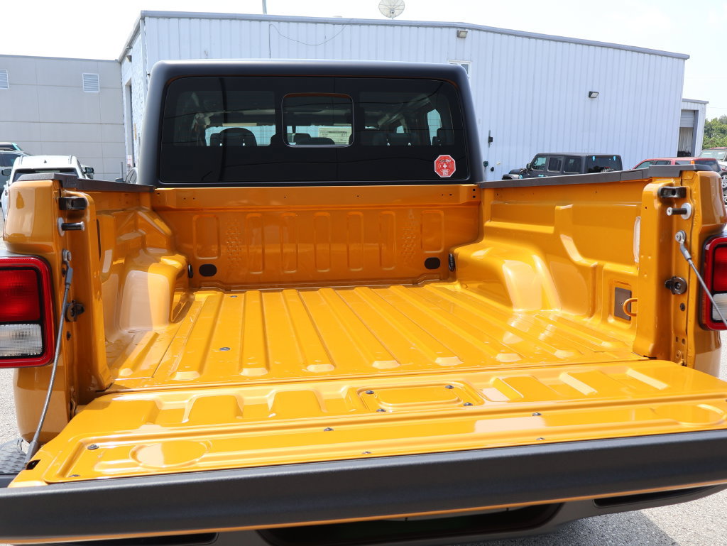 New 2026 Jeep Gladiator Sport AWD/4WD image 15