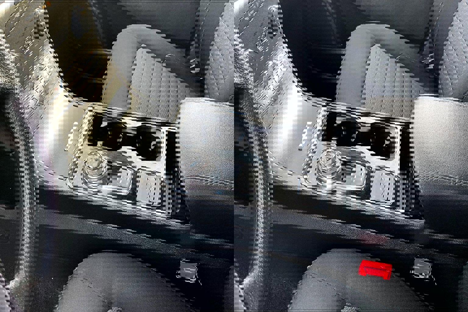 Used 2020 Ford Edge SE image 13