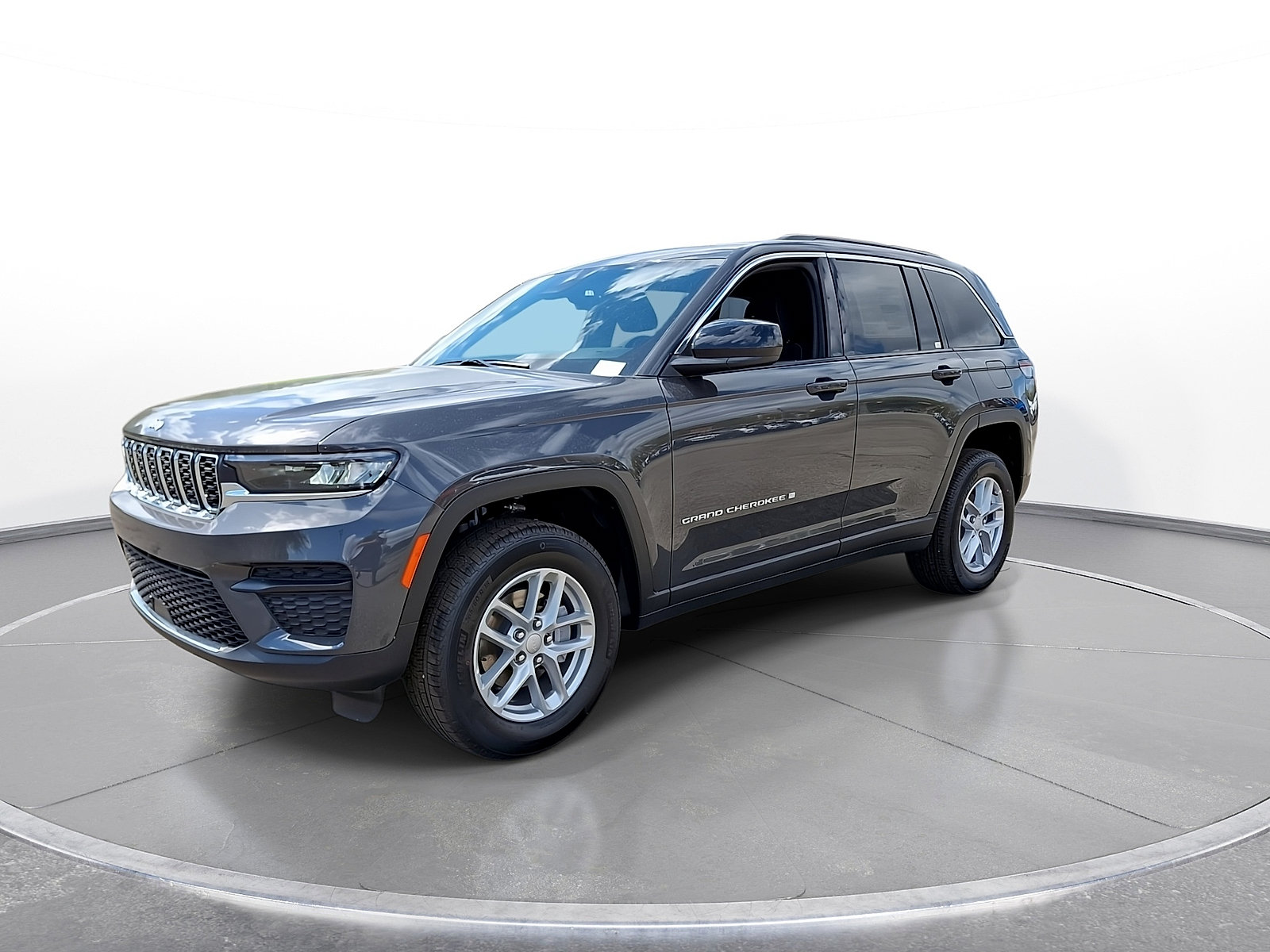New 2026 Jeep Grand Cherokee Laredo X AWD/4WD image 4