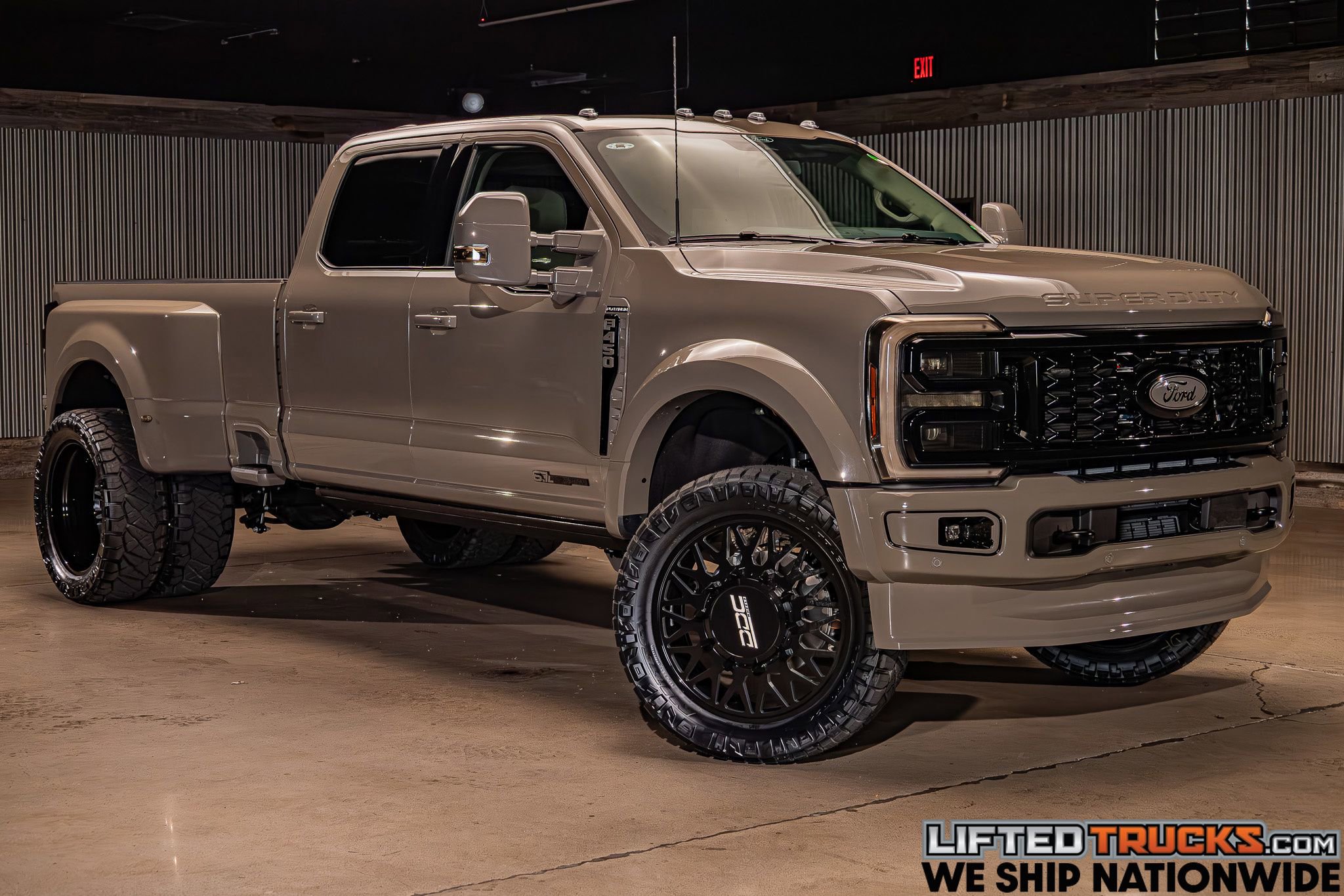 Used 2026 Ford F450 Platinum AWD/4WD image 1