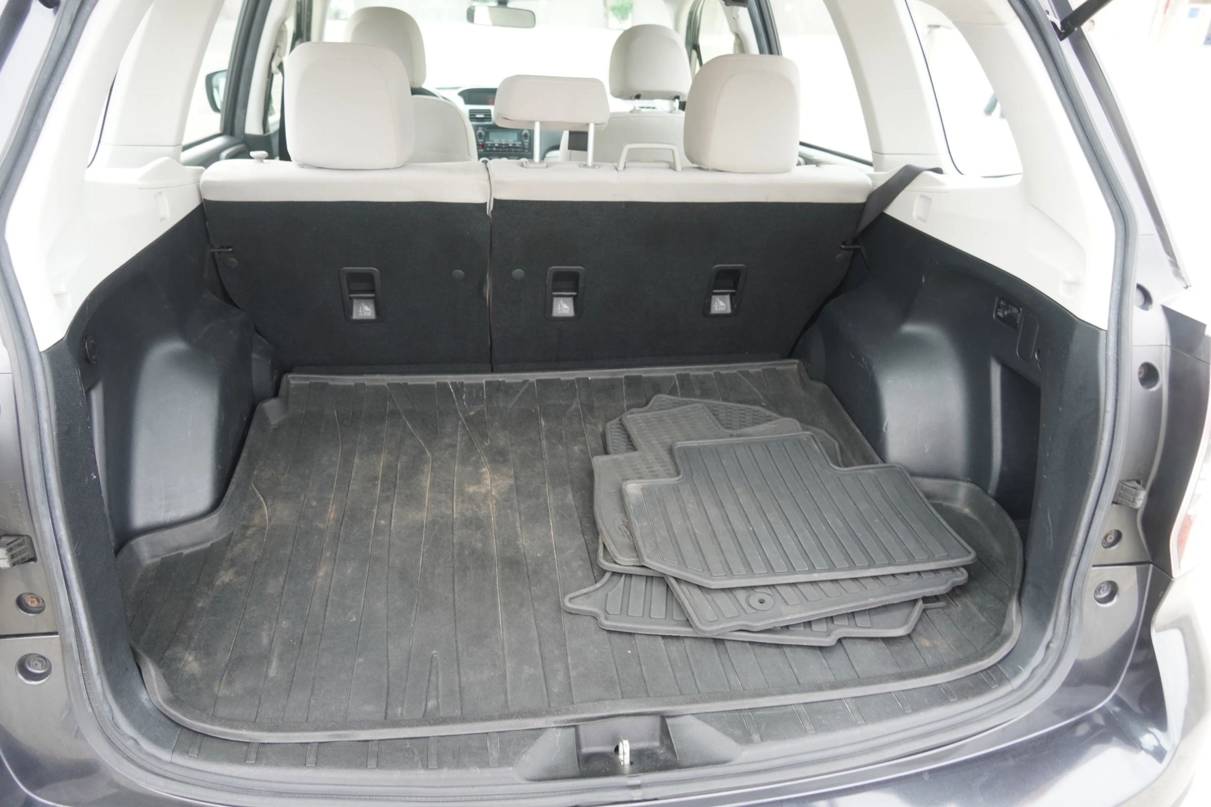 Used 2015 Subaru Forester 2.5i w/ Alloy Wheel Package image 29