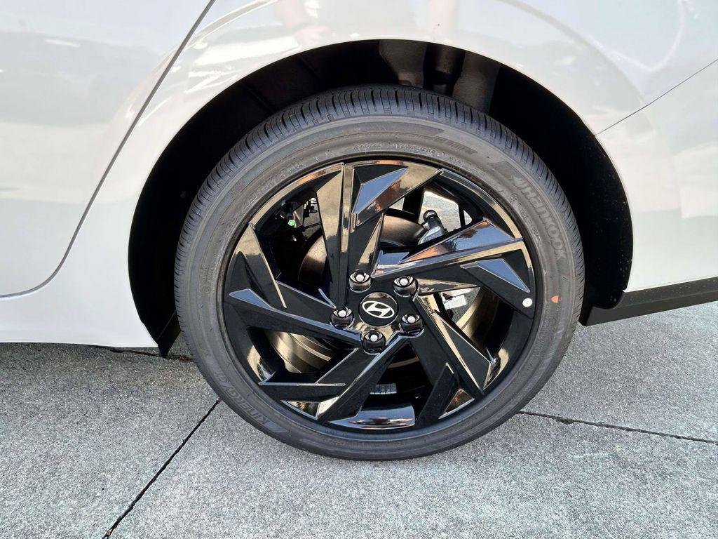 New 2026 Hyundai Elantra SEL Sport FWD image 34