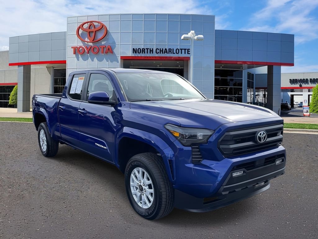 Used 2025 Toyota Tacoma SR5 image 3