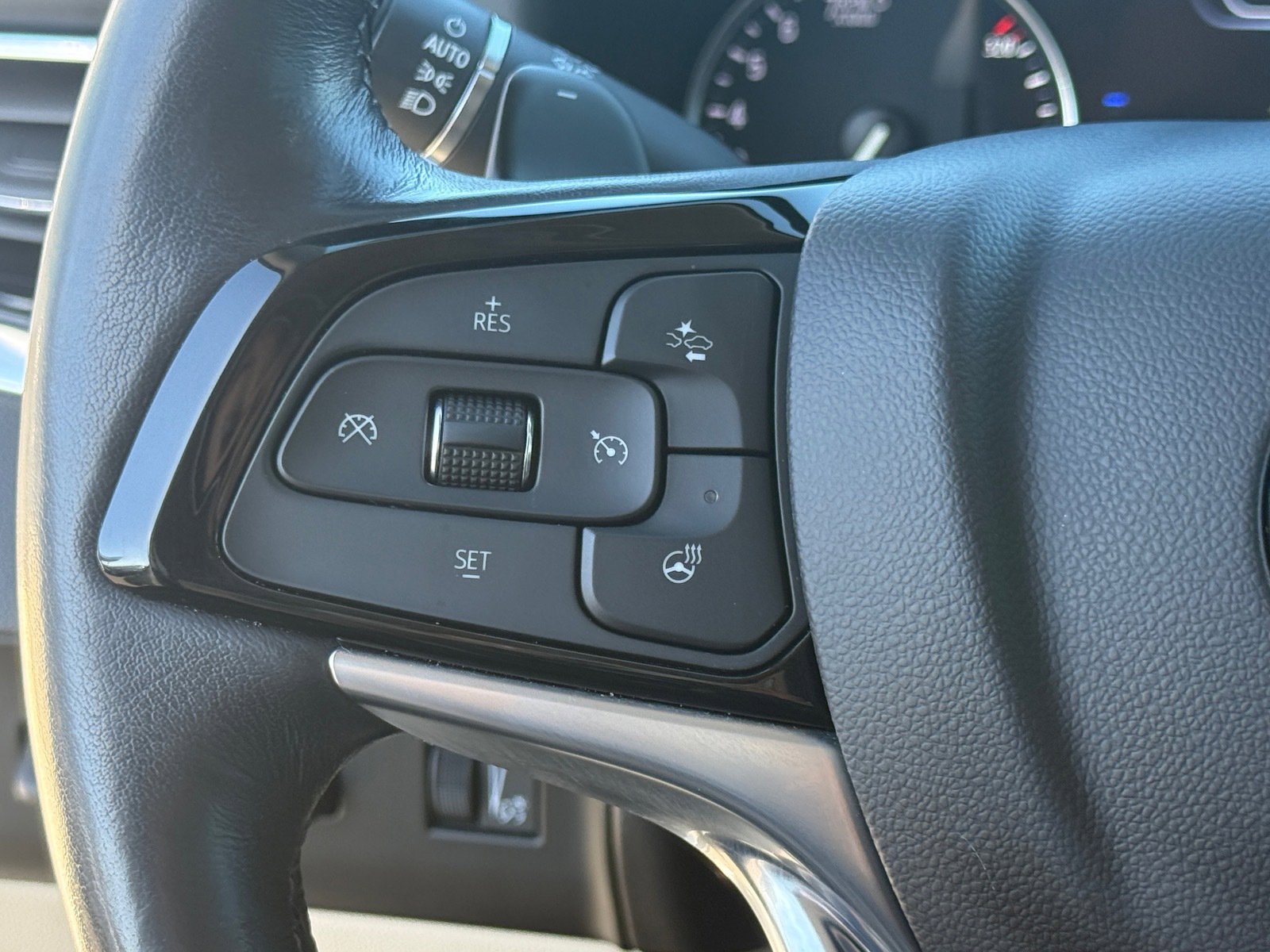 Used 2022 Buick Enclave Premium w/ LPO, Touring Package AWD/4WD image 14