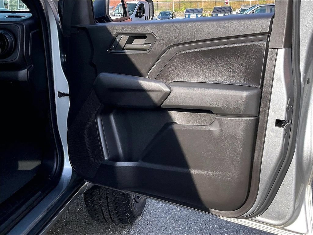 Used 2023 Chevrolet Colorado Trail Boss AWD/4WD image 12