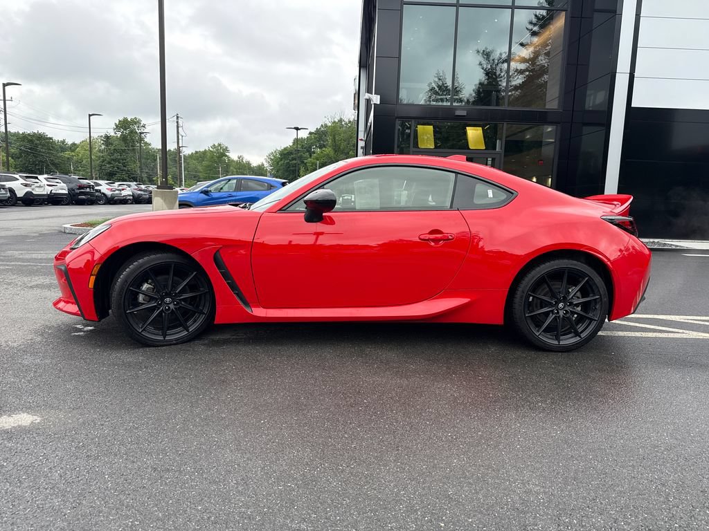 Used 2024 Toyota GR86 Premium RWD image 2