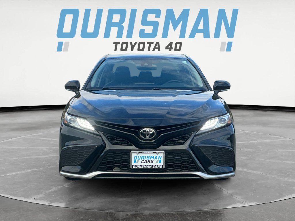 Used 2021 Toyota Camry XSE FWD image 2
