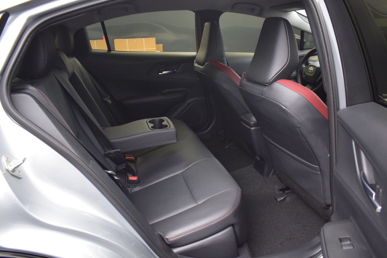 Used 2026 Toyota Prius Plug-In Hybrid FWD image 11