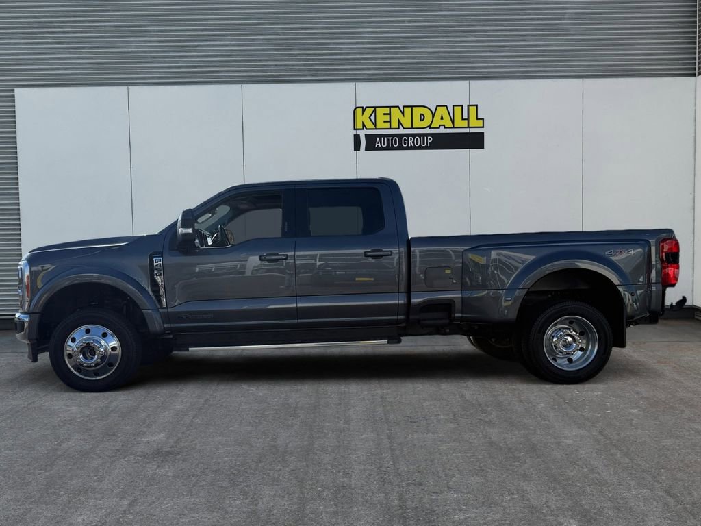 Certified 2023 Ford F450 Lariat w/ Camper Package image 2