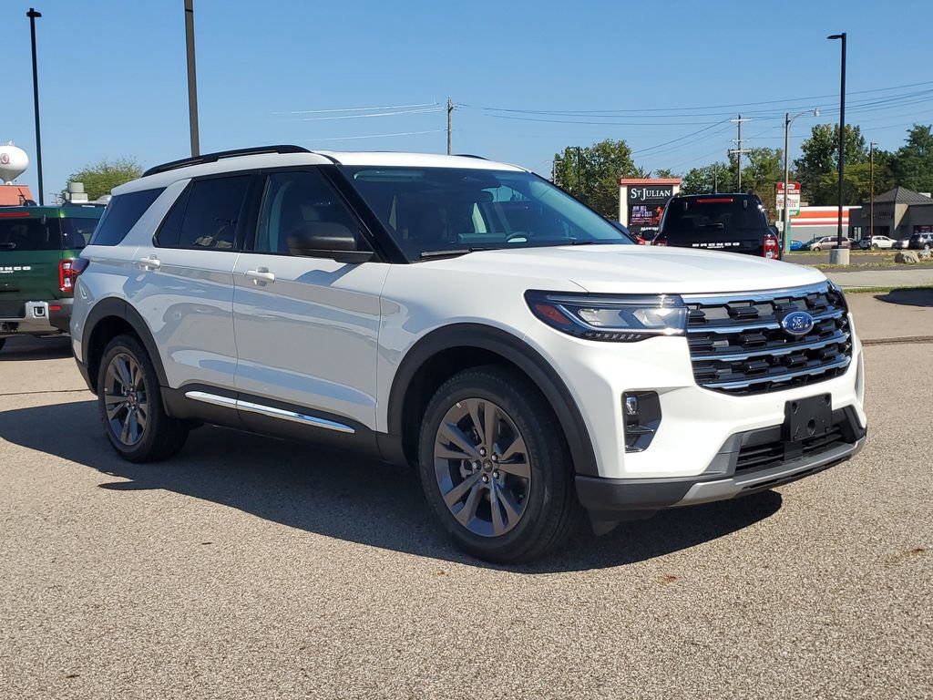 New 2025 Ford Explorer Active image 2