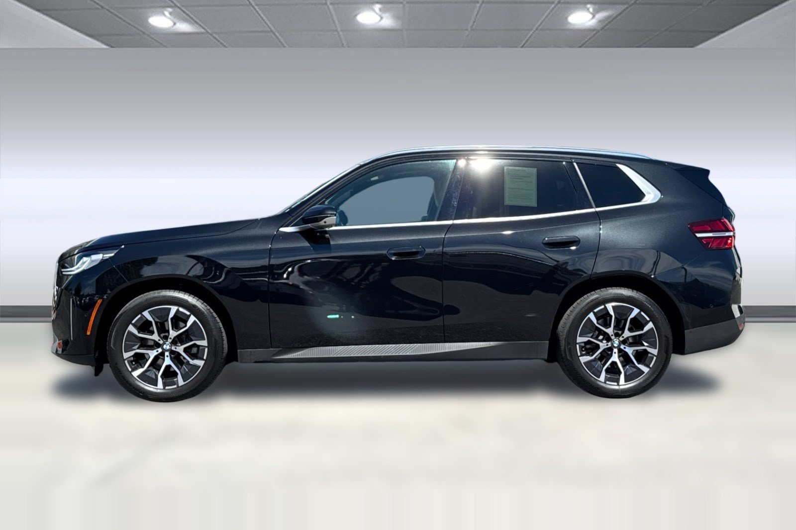 Used 2026 BMW X3 xDrive30i w/ Premium Package AWD/4WD image 2