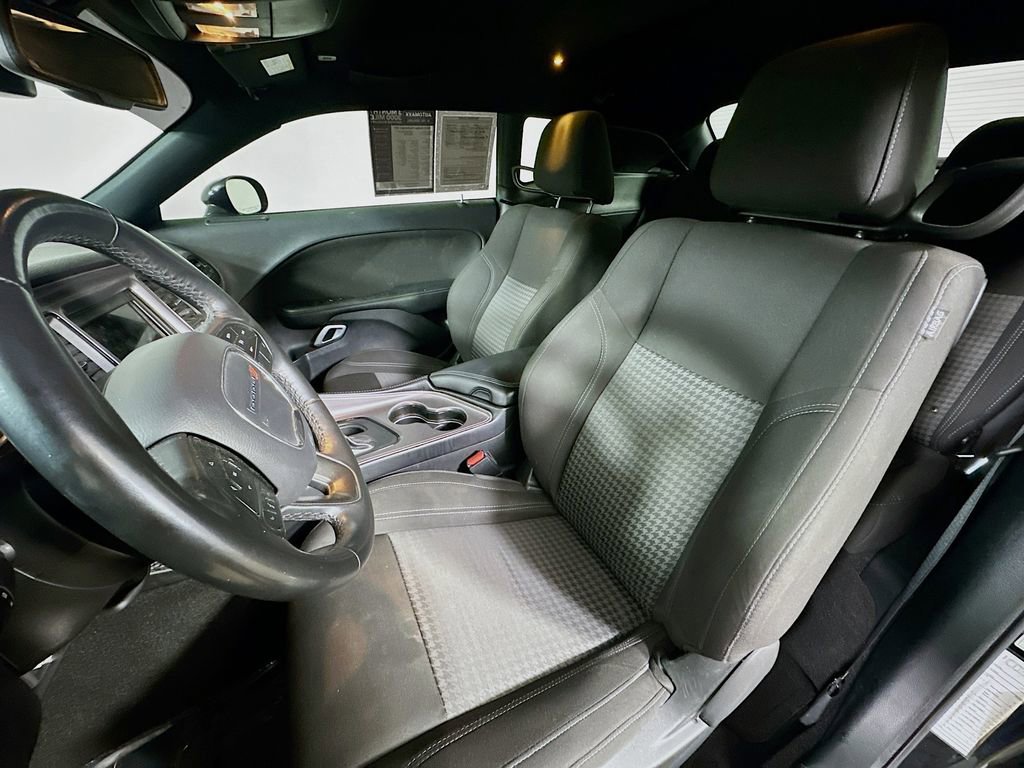 Used 2023 Dodge Challenger SXT image 15