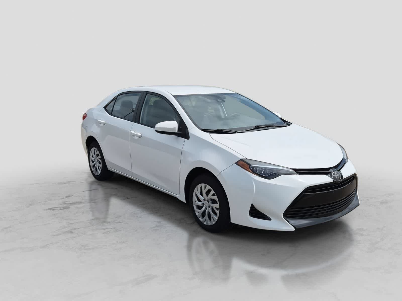Used 2018 Toyota Corolla LE FWD video 2