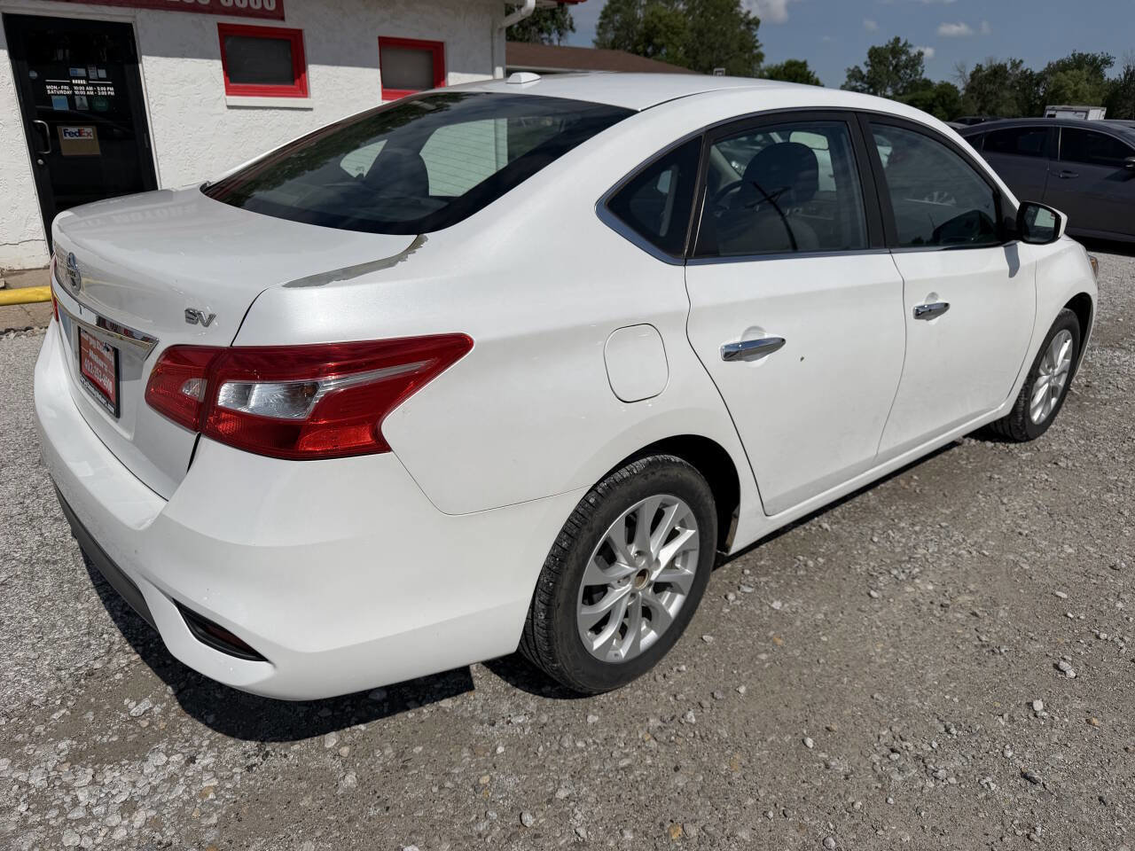 Used 2018 Nissan Sentra SV FWD image 3