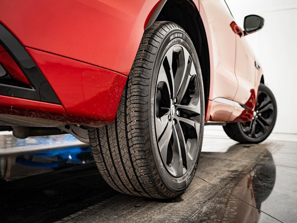 Used 2025 Jaguar F-PACE R-Dynamic S image 51