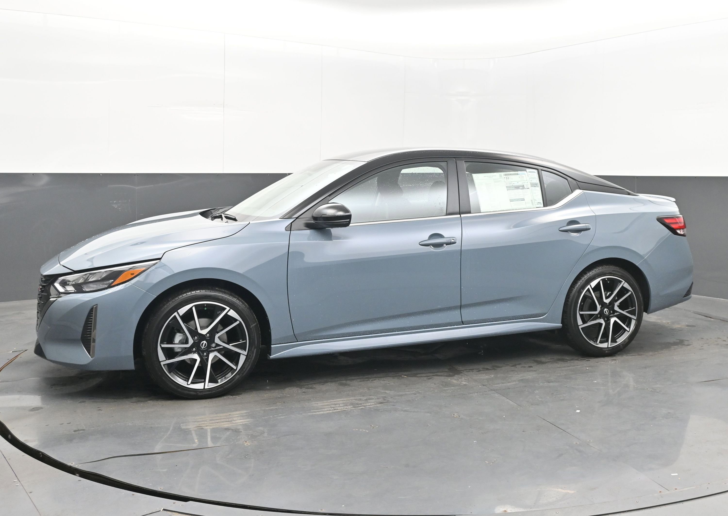 New 2025 Nissan Sentra SR image 4