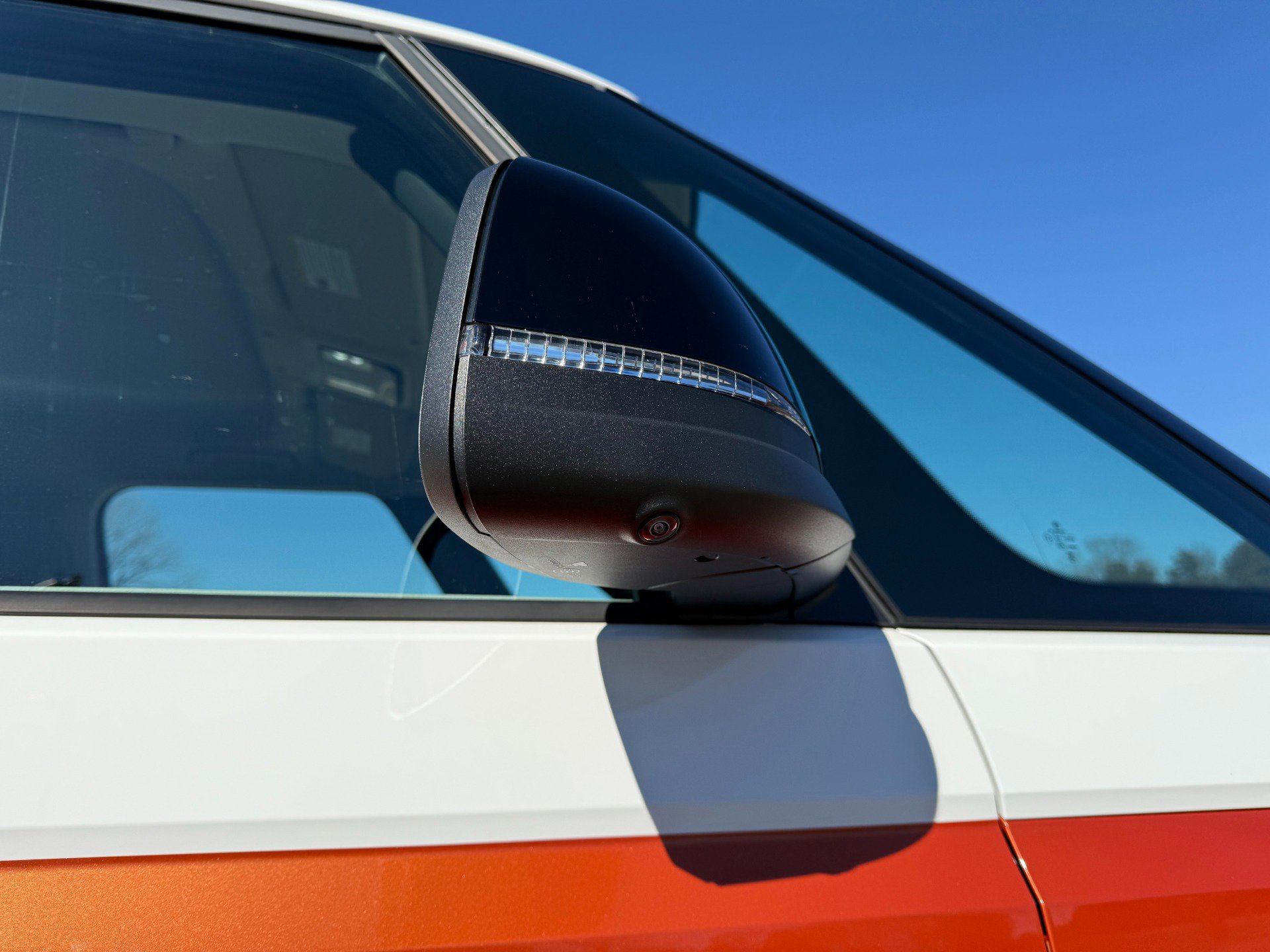 Used 2025 Volkswagen ID. Buzz Pro S Plus image 12