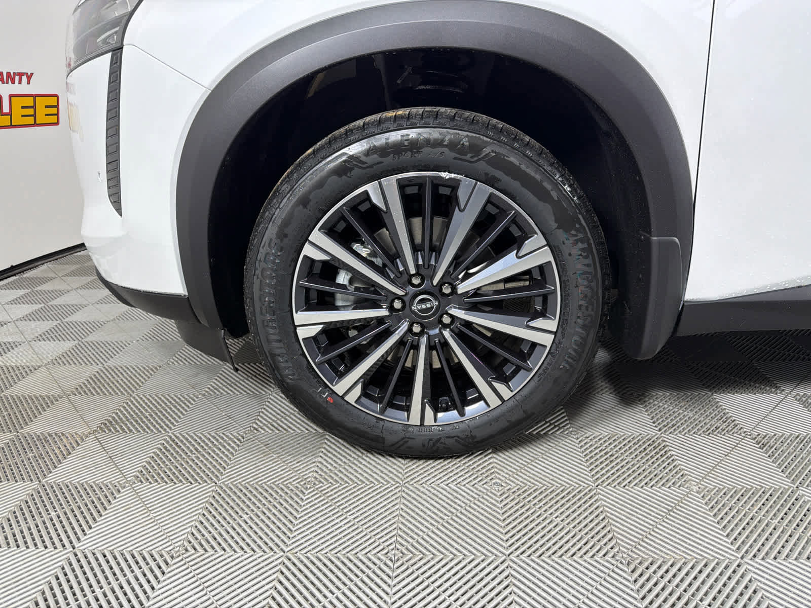 New 2026 Nissan Pathfinder Platinum image 10
