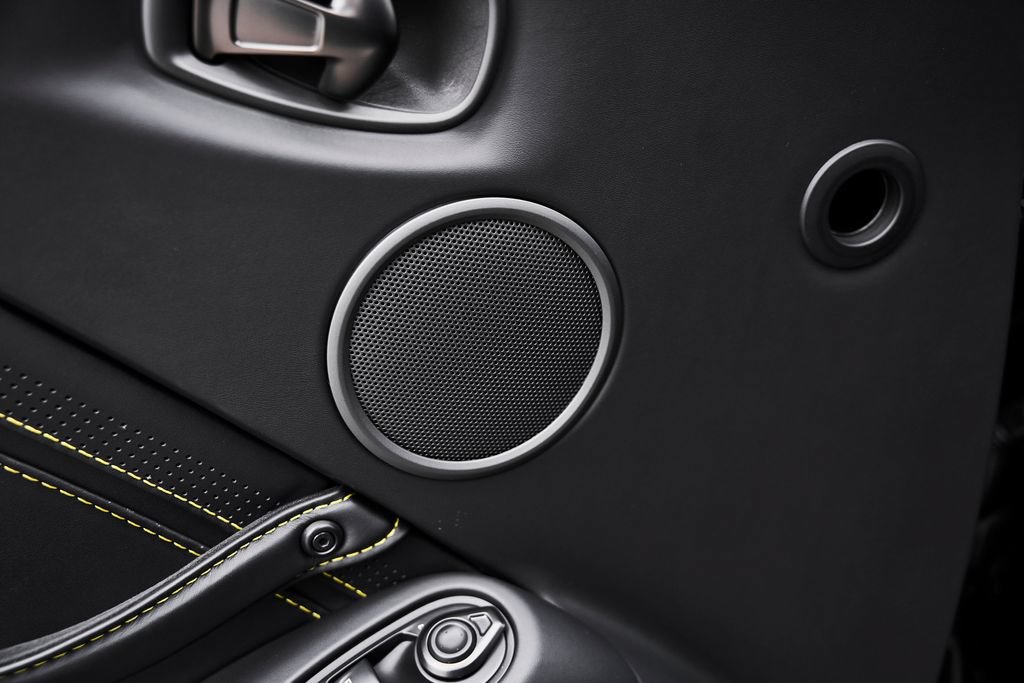Used 2023 Aston Martin V8 Vantage Coupe RWD image 29