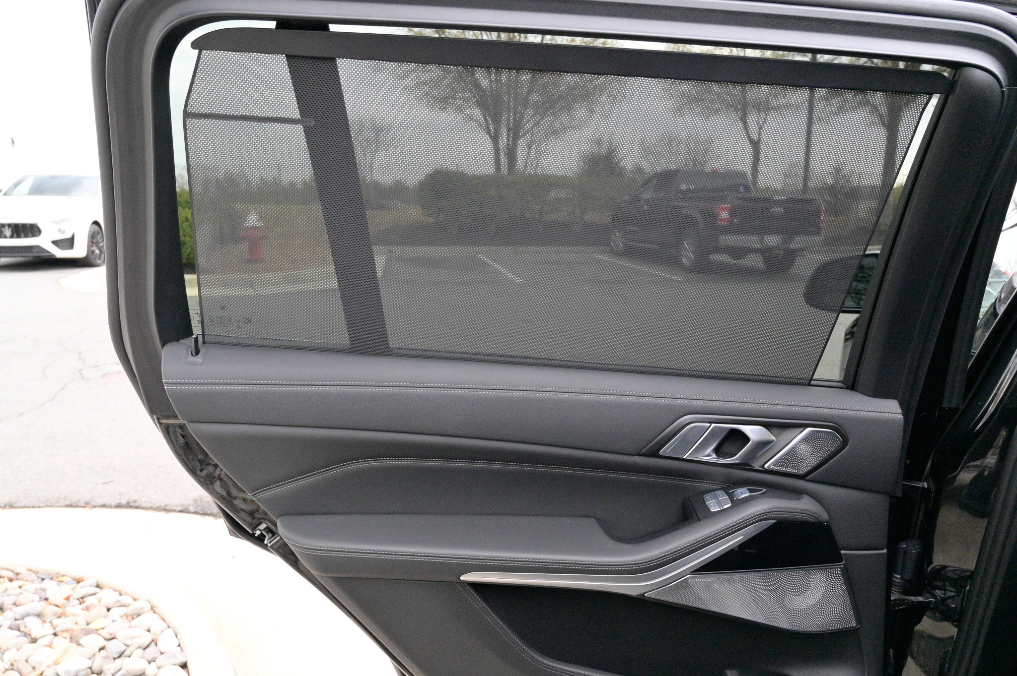 Used 2025 BMW ALPINA XB7 image 40