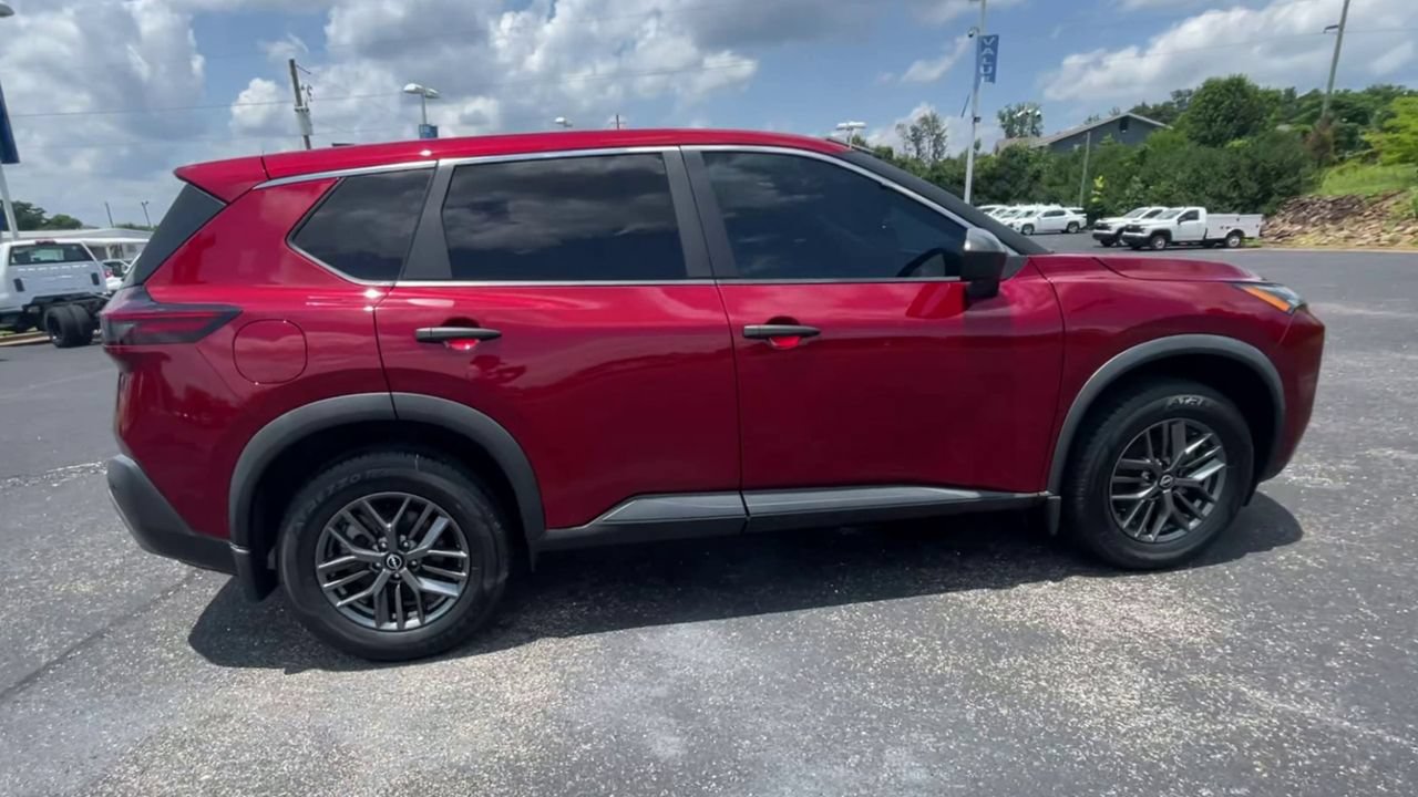Used 2023 Nissan Rogue S FWD image 9