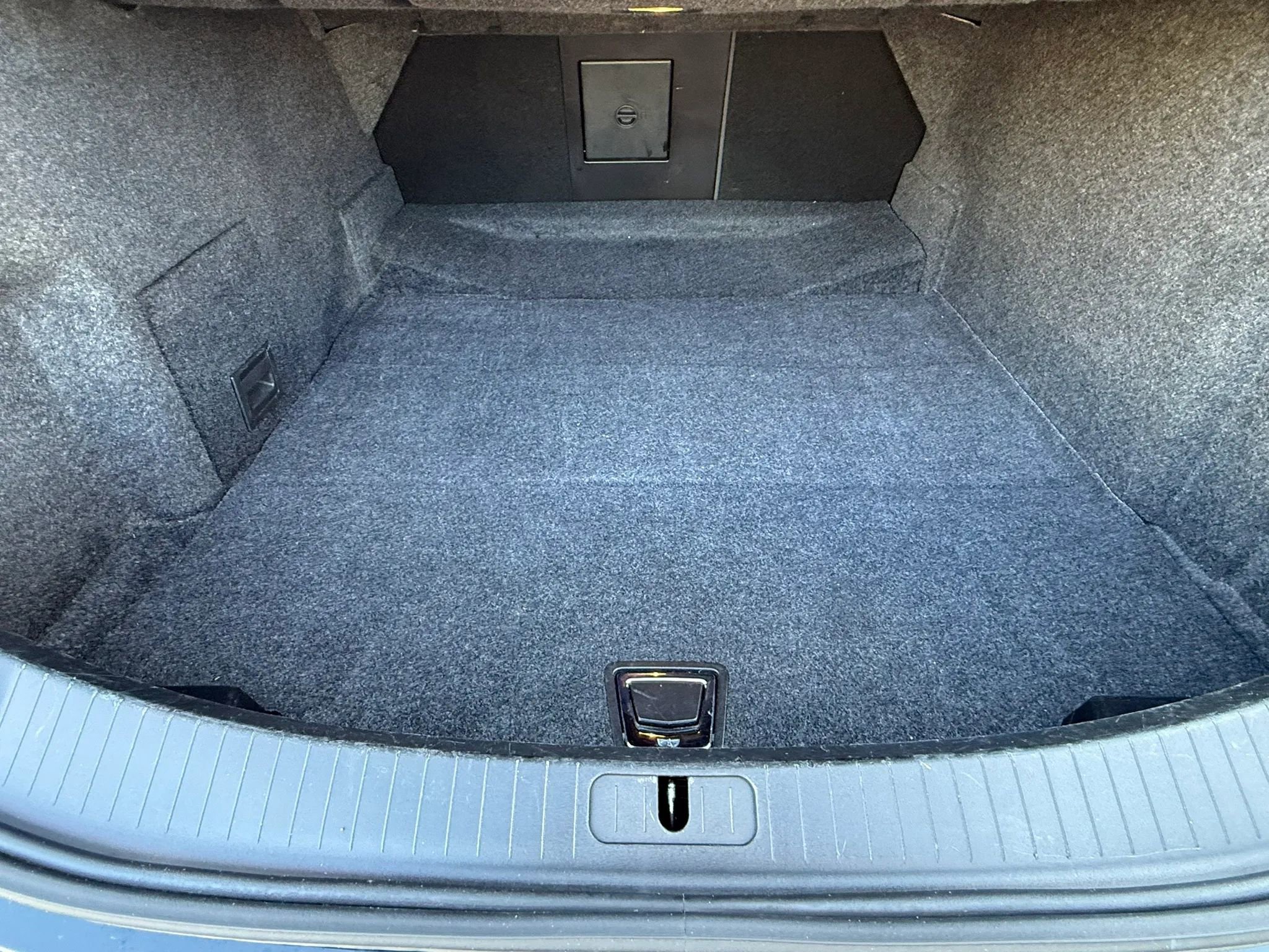 Used 2016 Cadillac XTS Luxury FWD image 16