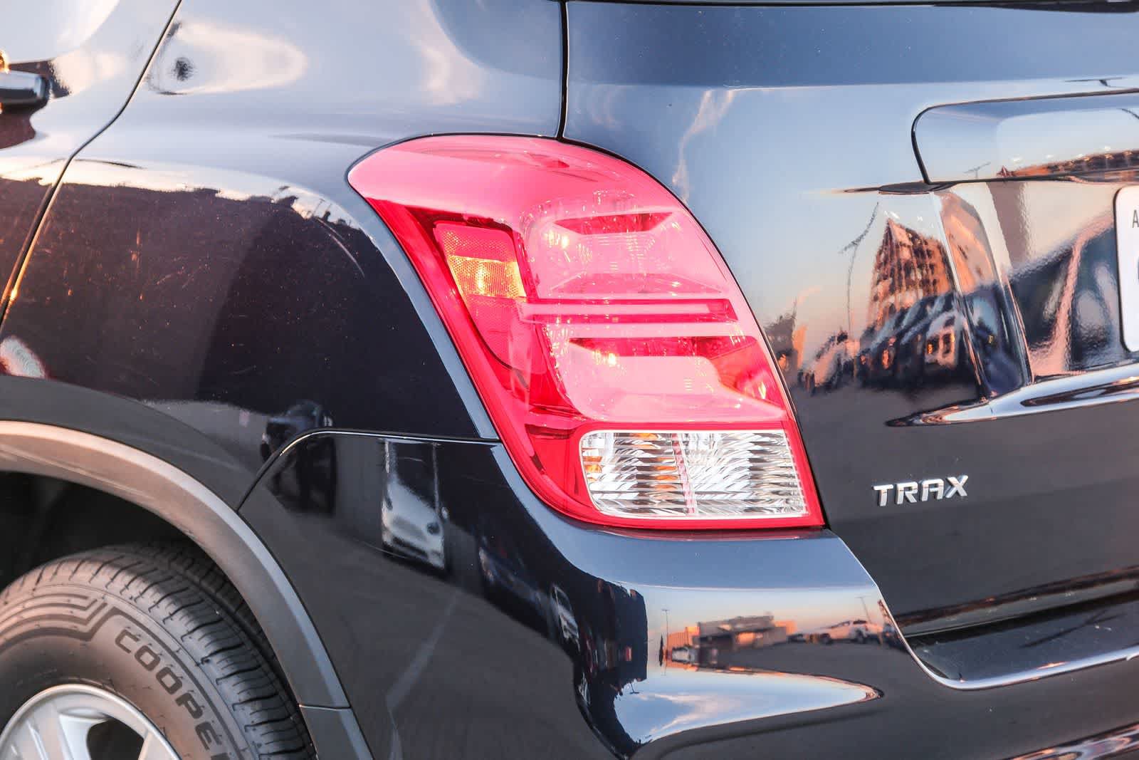 Used 2022 Chevrolet Trax LS w/ Tint and Cruise Package FWD image 7
