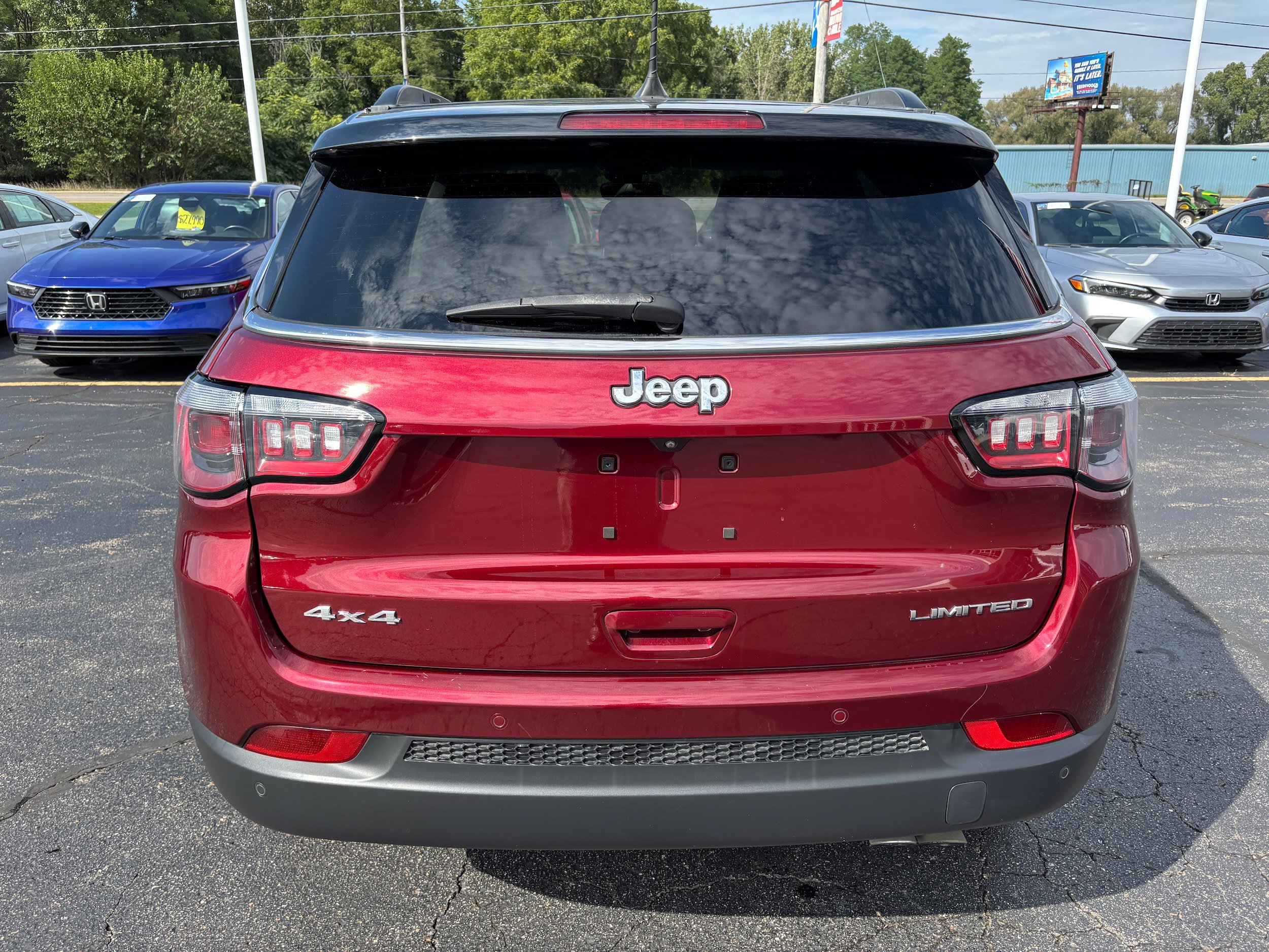 Used 2022 Jeep Compass Limited AWD/4WD image 7