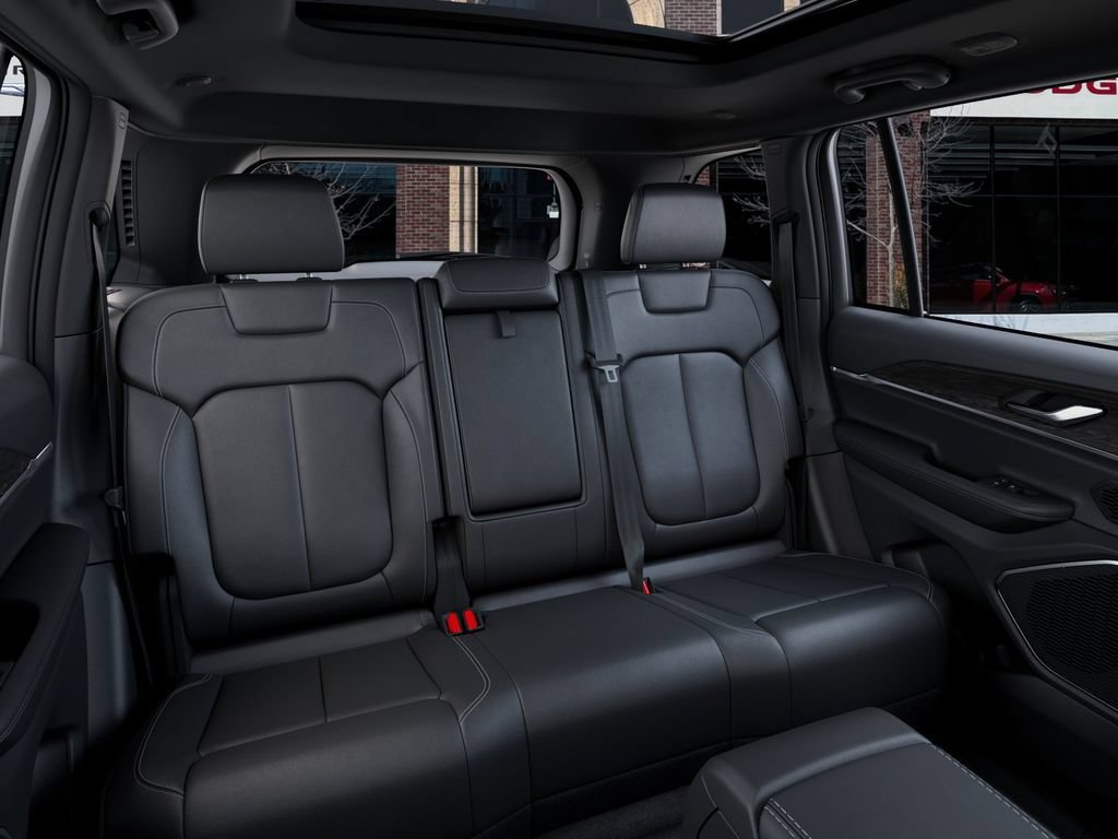 New 2026 Jeep Grand Cherokee Limited w/ Limited Altitude Package AWD/4WD image 15
