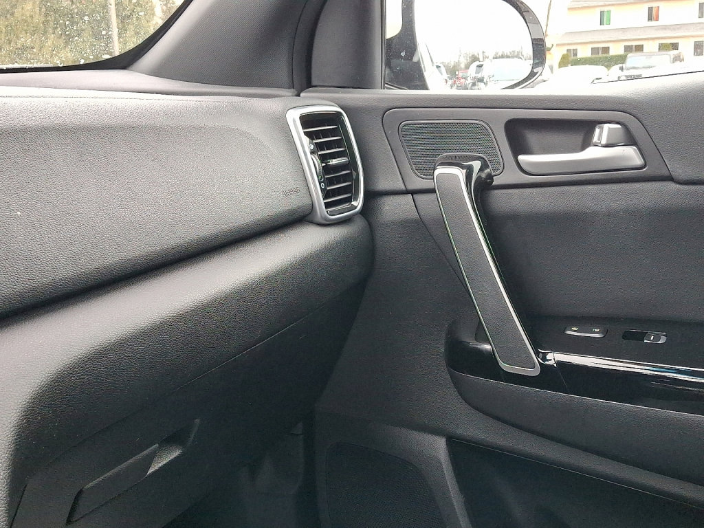 Used 2022 Kia Sportage Nightfall Edition w/ Nighfall AWD Premium Package image 31