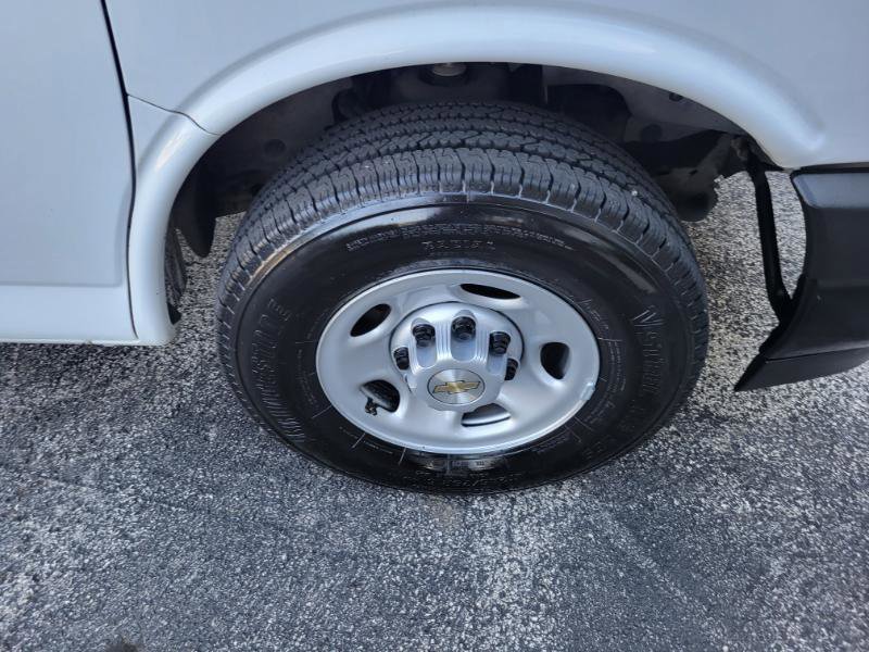 Used 2018 Chevrolet Express 3500 LS RWD image 33