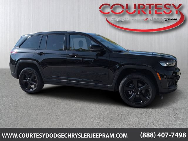 Used 2023 Jeep Grand Cherokee Altitude