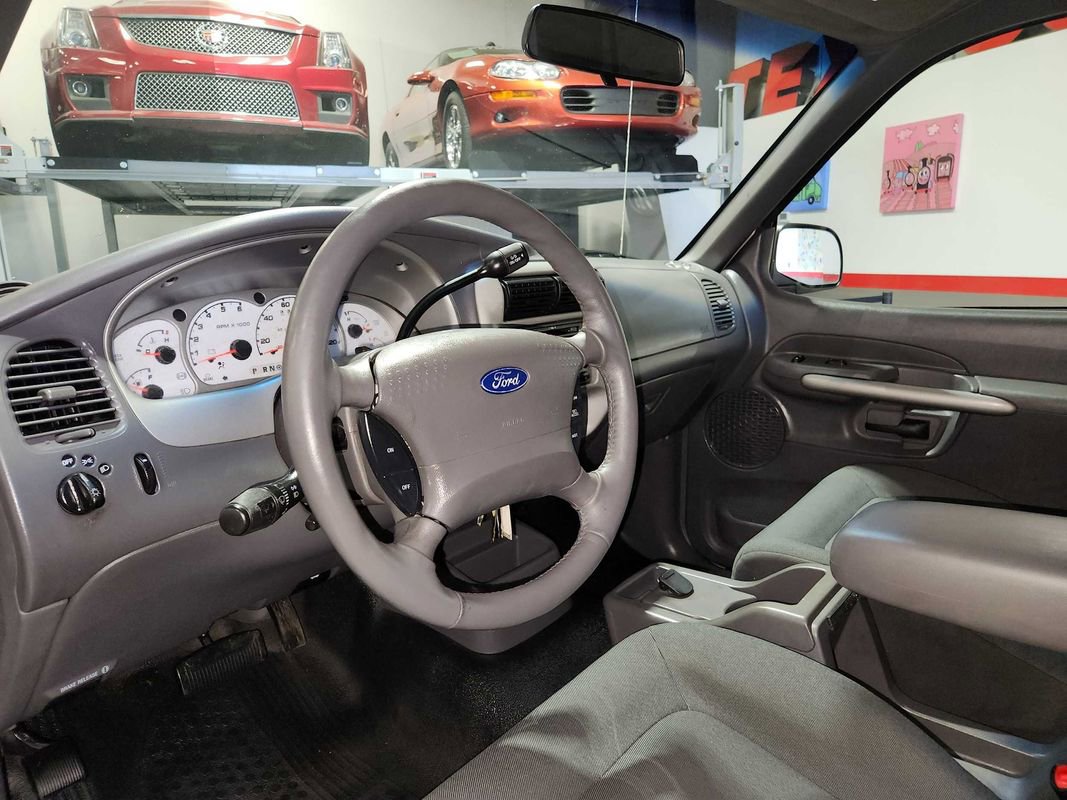 Used 2002 Ford Explorer Sport Trac 4x4 image 53