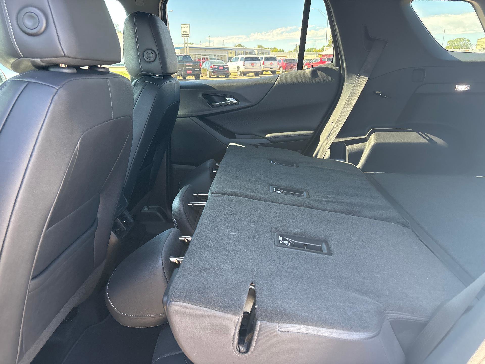 Used 2025 Chevrolet Equinox LT w/ Convenience Package II image 34