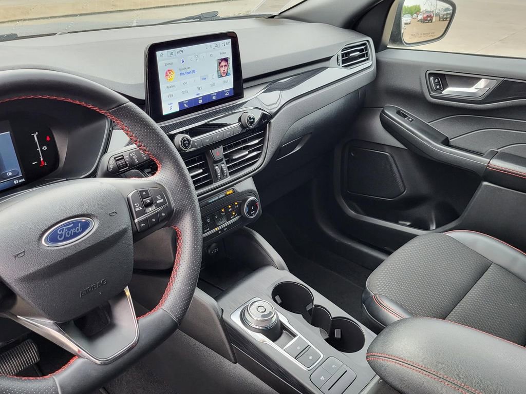 Used 2025 Ford Escape ST-Line image 25