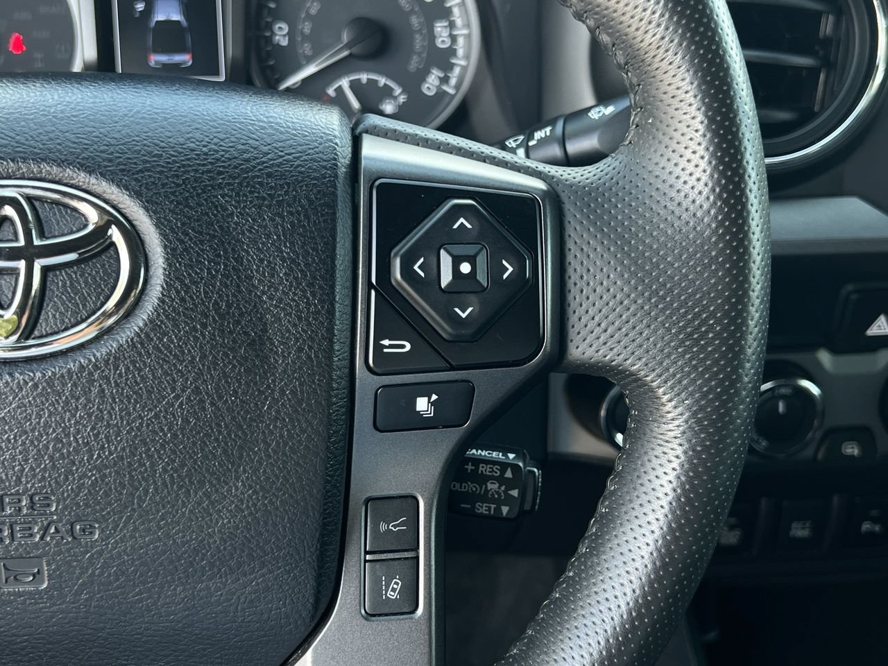 Used 2022 Toyota Tacoma TRD Pro AWD/4WD image 14