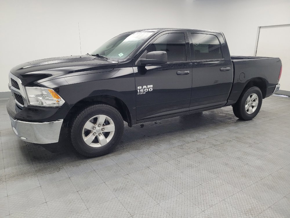 Used 2022 RAM 1500 Classic SLT image 2