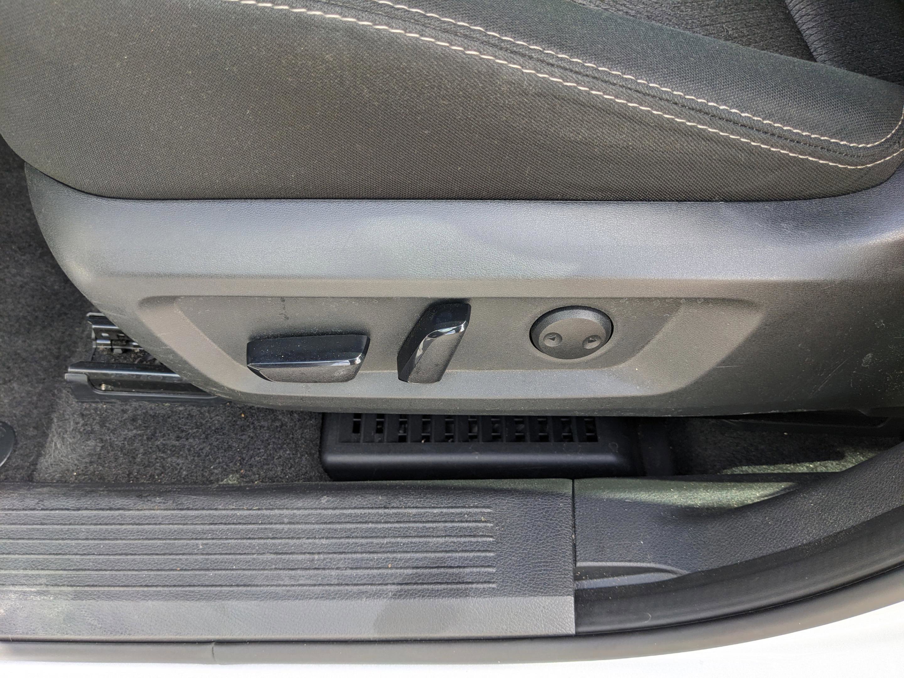 Used 2024 Nissan Rogue SV image 24