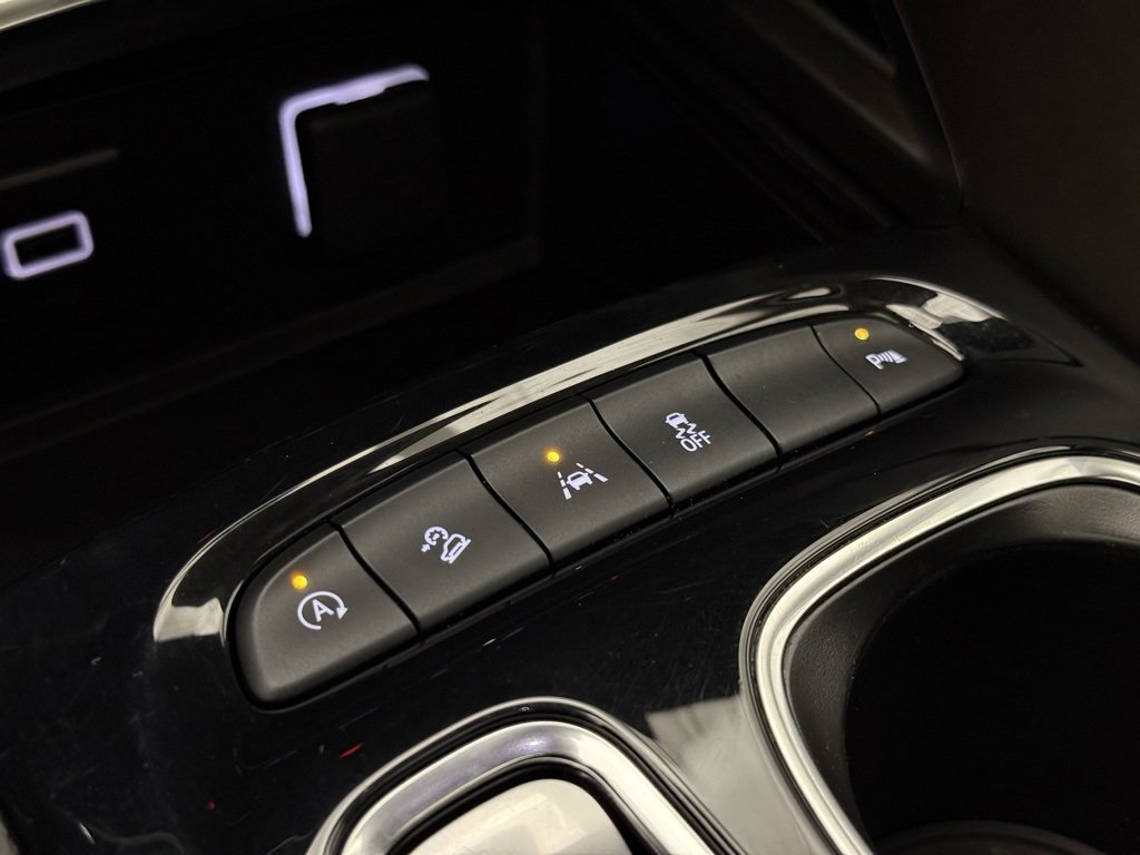 Used 2023 Buick Envision Essence w/ Sport Touring Package image 26