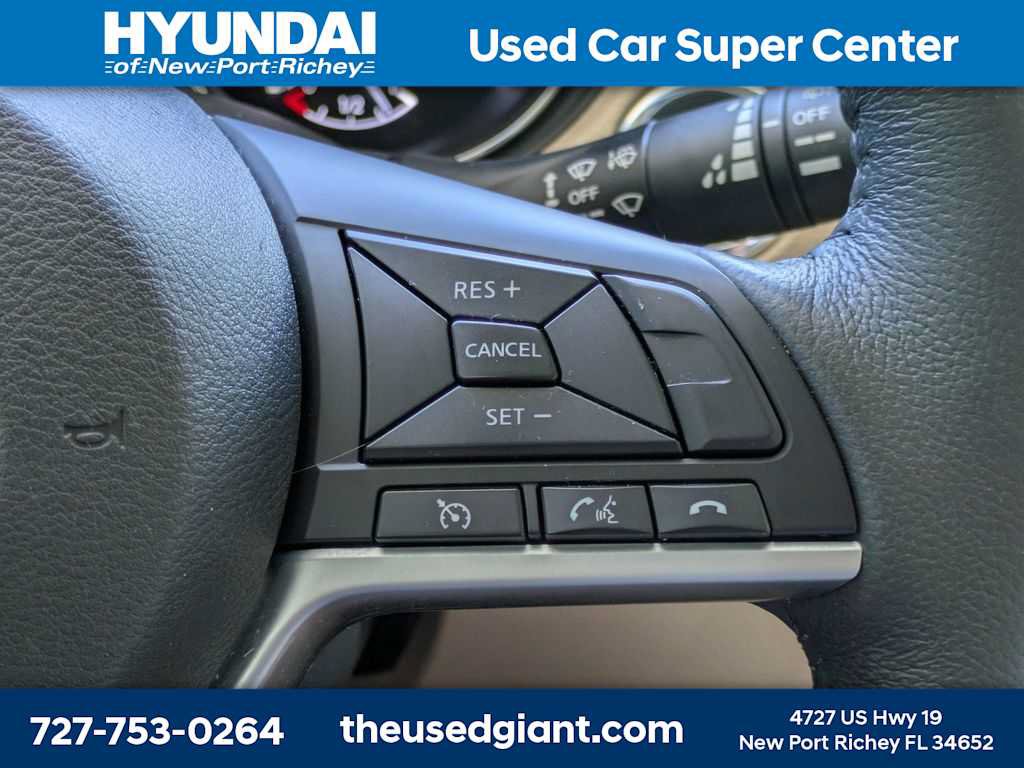 Used 2017 Nissan Rogue SL w/ SL Premium Package FWD image 35