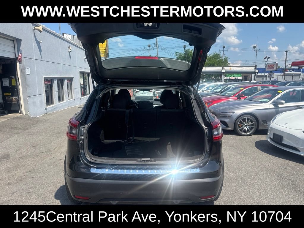Used 2020 Nissan Rogue Sport SV w/ All-Weather Package AWD/4WD image 24