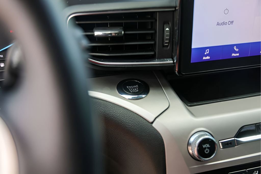 Used 2023 Ford Explorer XLT w/ Equipment Group 202A image 21