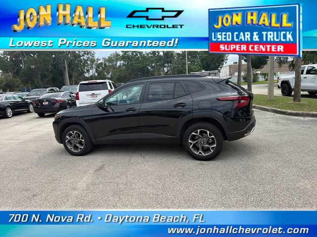 Used 2025 Chevrolet Trax LT FWD image 6