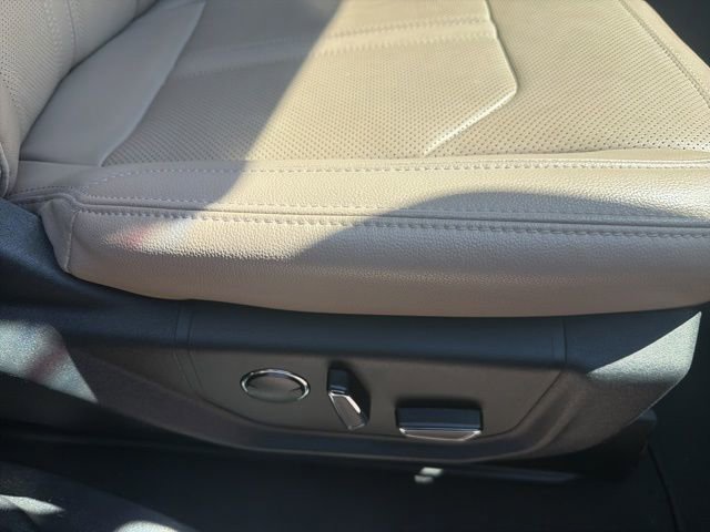Used 2024 Ford Expedition Limited image 7