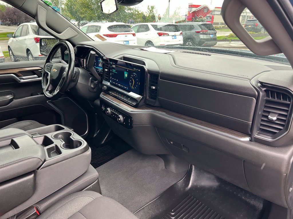 Used 2024 Chevrolet Silverado 1500 LT AWD/4WD image 27