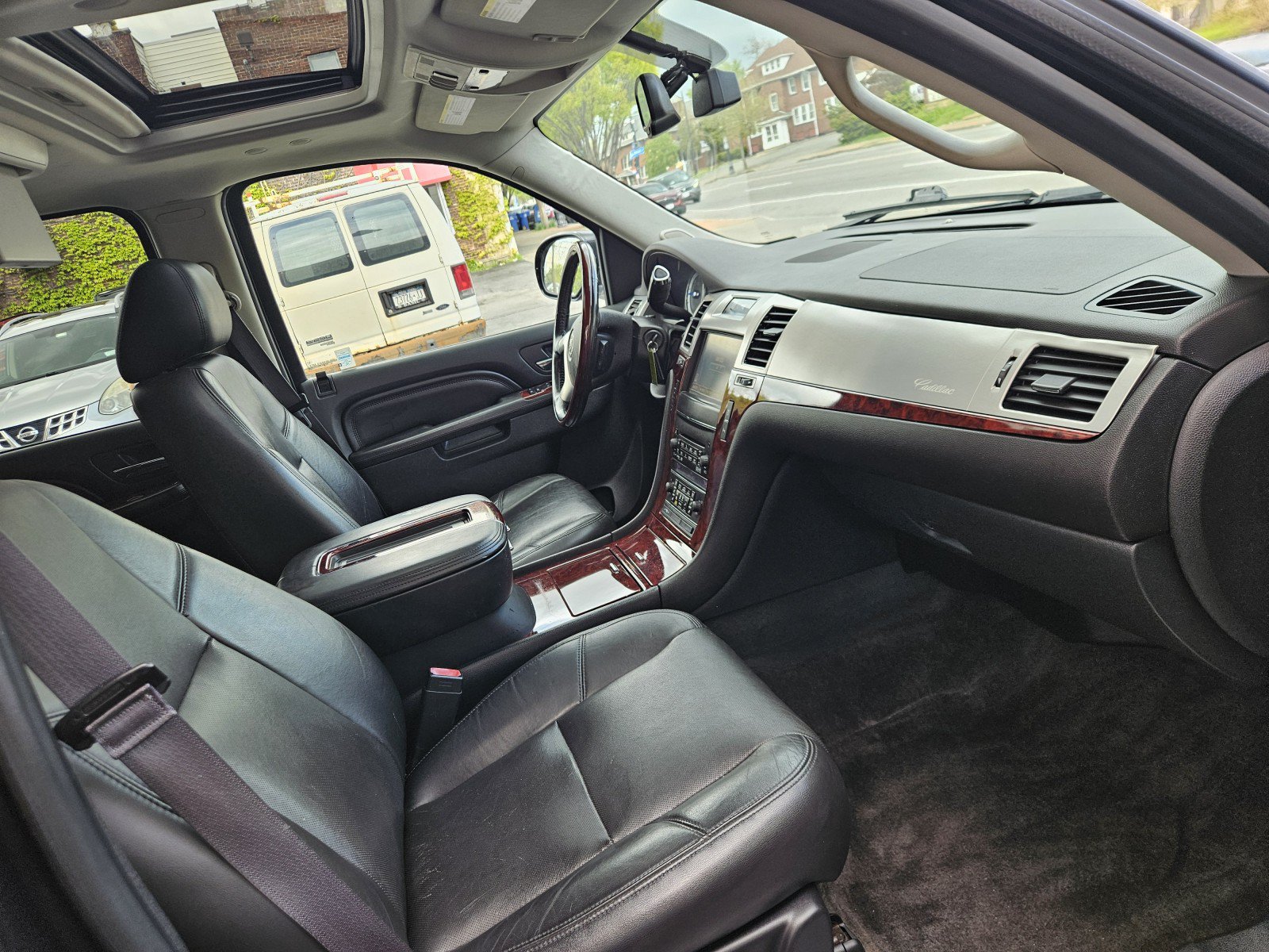 Used 2013 Cadillac Escalade ESV Luxury AWD/4WD image 6