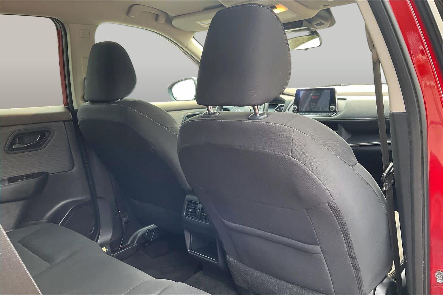 Used 2023 Nissan Rogue S FWD image 18