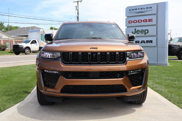 New 2026 Jeep Grand Cherokee Limited AWD/4WD image 7
