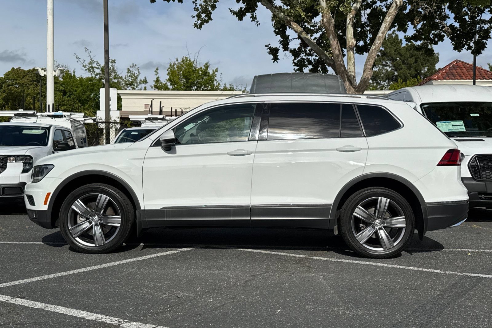 Used 2020 Volkswagen Tiguan SEL FWD image 7