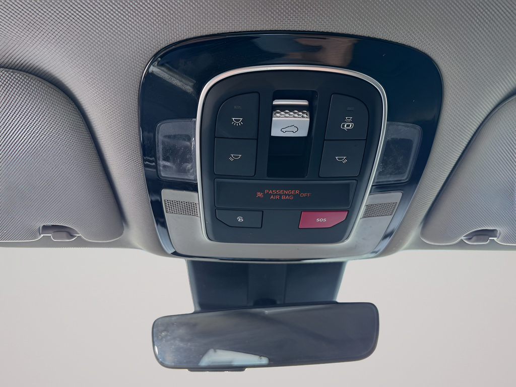 Used 2022 Hyundai Santa Fe SEL w/ Convenience + Premium Package FWD image 38